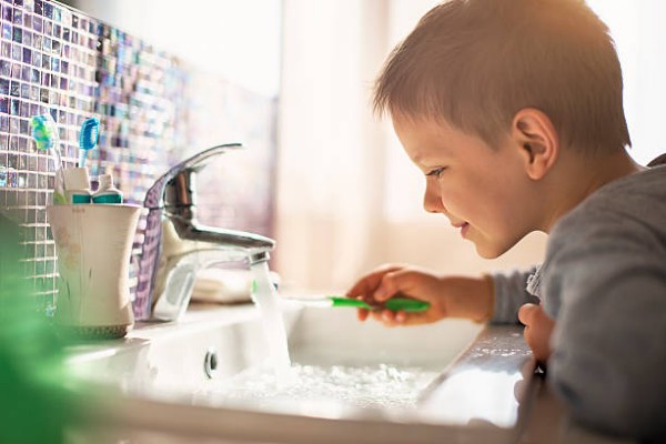 How to keep your toothbrush from Bacteria?